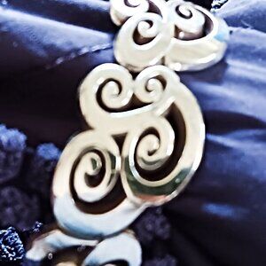 A Sweet Silver Twist For Your Wrist!